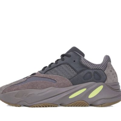 Yeezy700 V2 Mauve