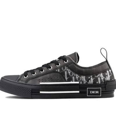 D&R Sneakers